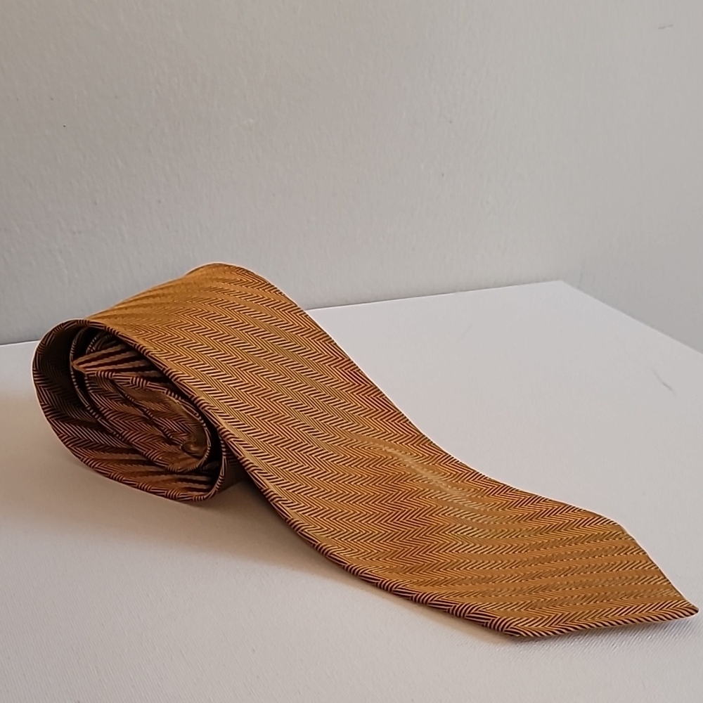 Robert Talbott Elegant Gold Stripped Men's Tie